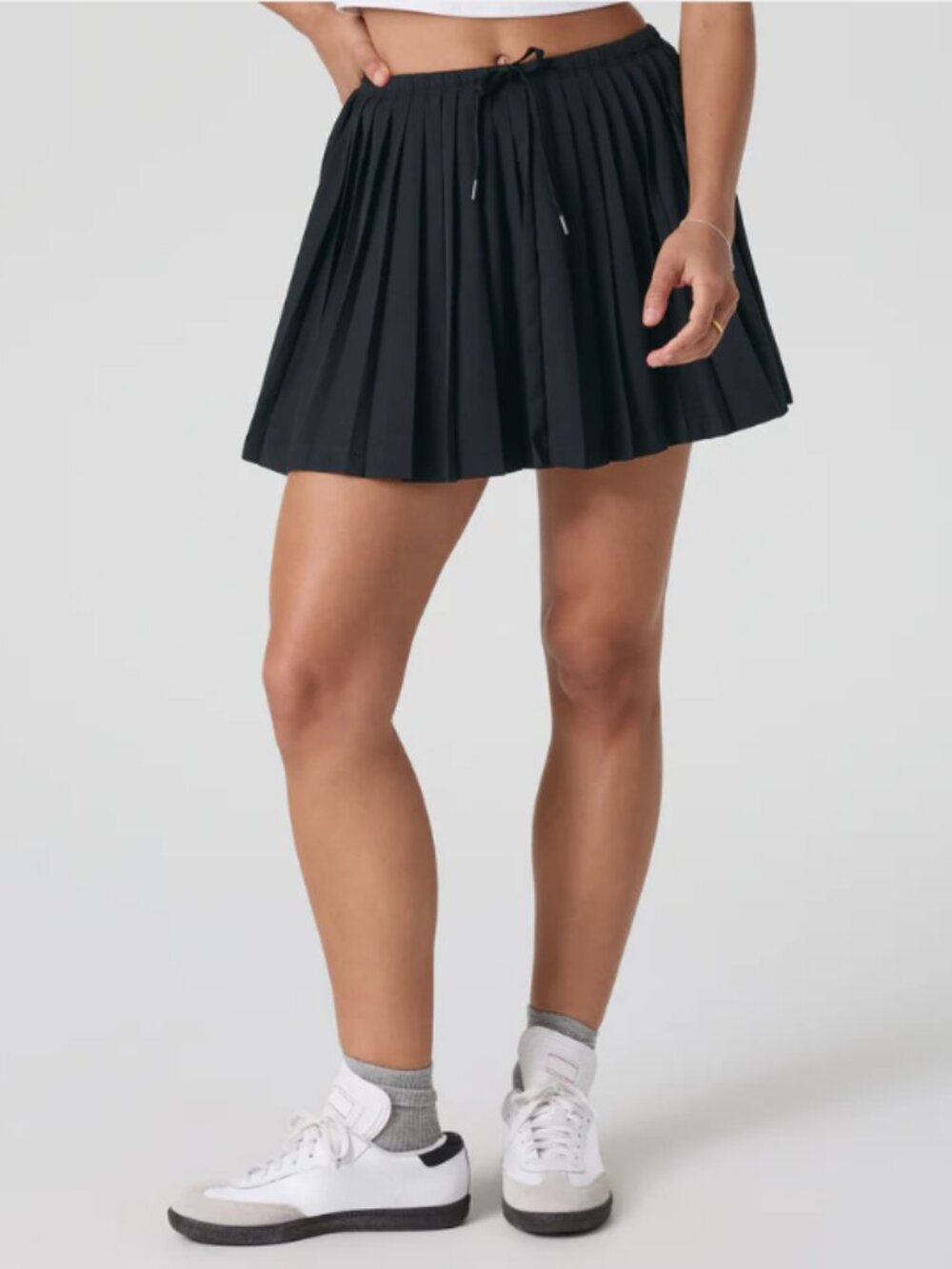 NWT Vuori Clementine Pleated Skirt 15" Black